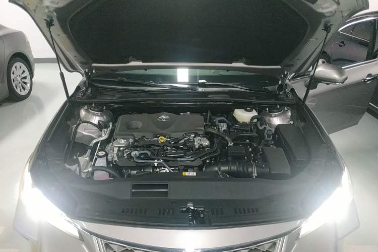 Used Toyota Avalon 2024 Dual-Engine 2.5L XLE Premium Edition Engine Bay