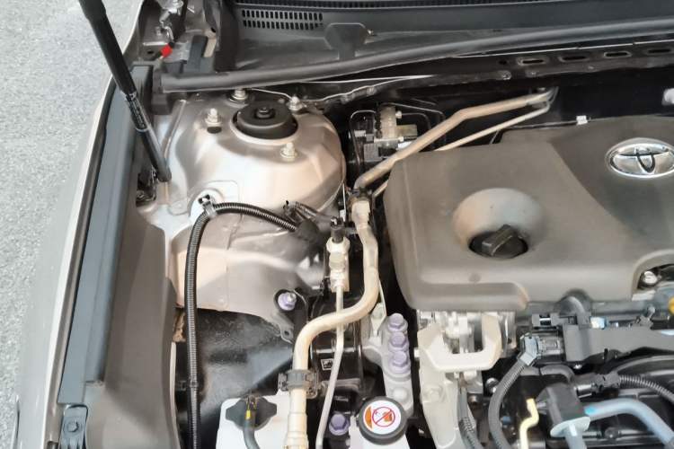 Used Toyota Avalon 2024 Dual-Engine 2.5L XLE Premium Edition Engine Bay Right