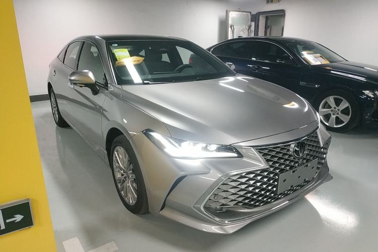 Used Toyota Avalon 2024 Dual-Engine 2.5L XLE Premium Edition Exterior 1