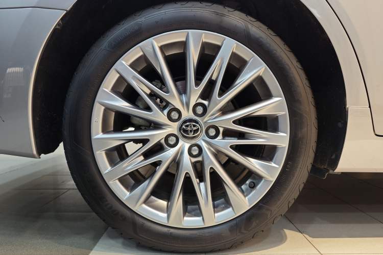 Used Toyota Avalon 2024 Dual-Motor 2.0L Luxury Edition Exterior 12