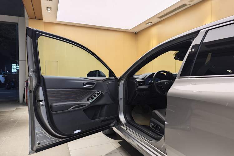 Used Toyota Avalon 2024 Dual-Motor 2.0L Luxury Edition Exterior 5