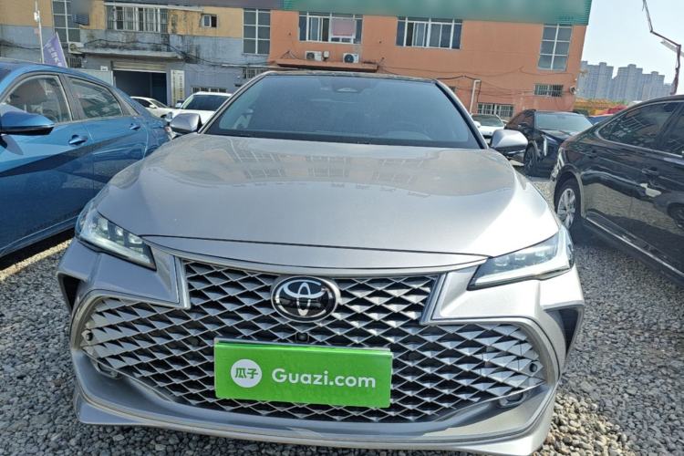 Used Toyota Avalon 2024 Dual-Engine 2.5L XLE Premium Edition Front