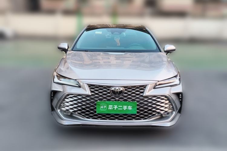 Used Toyota Avalon 2024 Dual-Engine 2.5L XLE Premium Edition Front