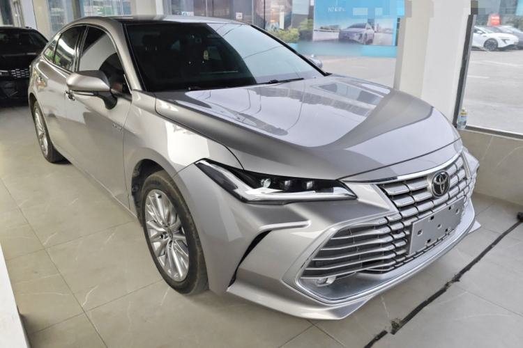 Used Toyota Avalon 2024 Dual-Motor 2.0L Luxury Edition Front Right 45 Deg