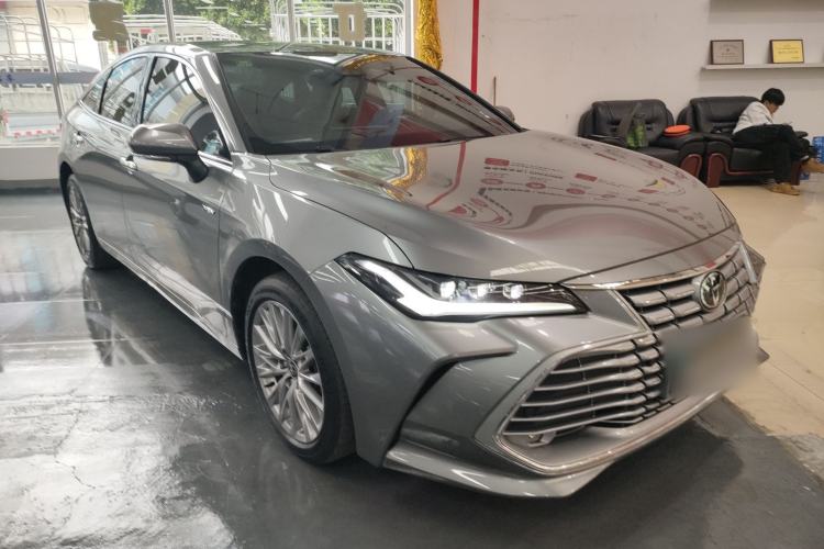 Used Toyota Avalon 2024 Dual-Motor 2.0L Luxury Edition Front Right 45 Deg