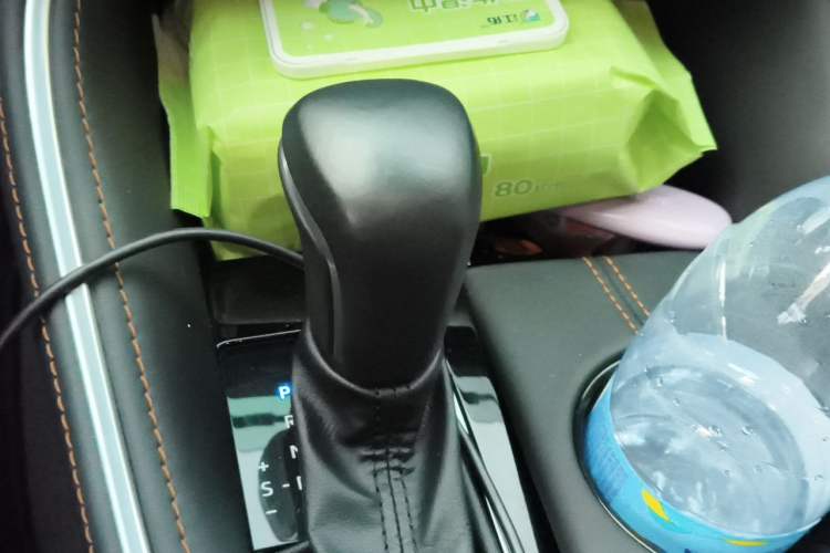 Used Toyota Avalon 2024 Dual-Engine 2.5L XLE Premium Edition Gear Lever