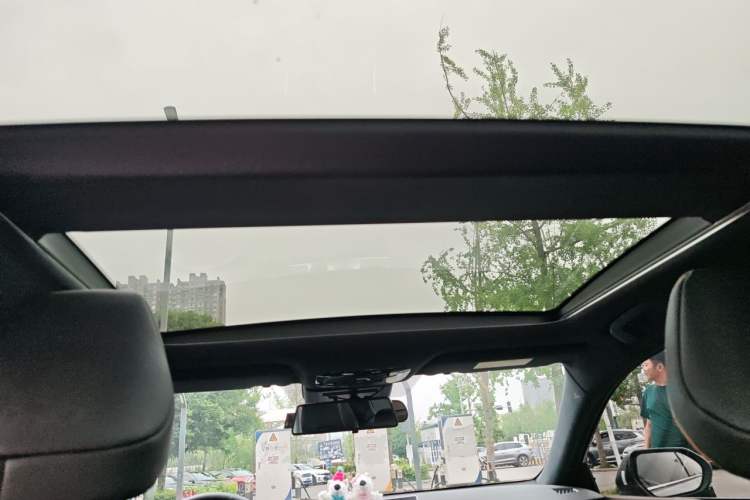 Used Toyota Avalon 2024 Dual-Motor 2.0L Premium Edition Headliner