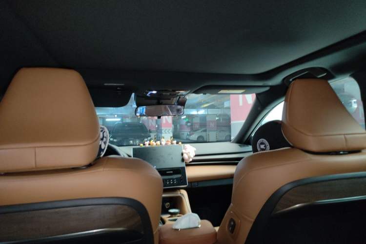 Used Toyota Avalon 2024 Dual-Motor 2.0L Luxury Edition Headliner
