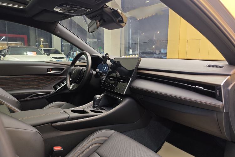 Used Toyota Avalon 2024 Dual-Motor 2.0L Luxury Edition Interior 15