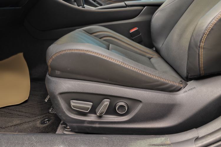 Used Toyota Avalon 2024 Dual-Motor 2.0L Luxury Edition Interior 2