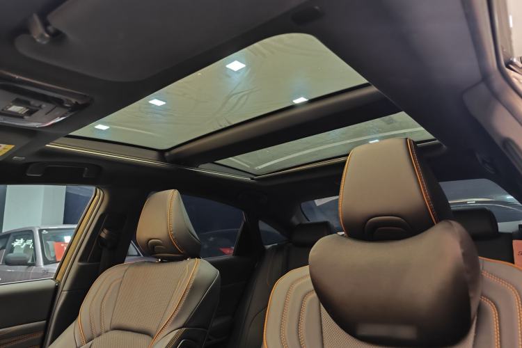 Used Toyota Avalon 2024 Dual-Motor 2.0L Luxury Edition Interior 5