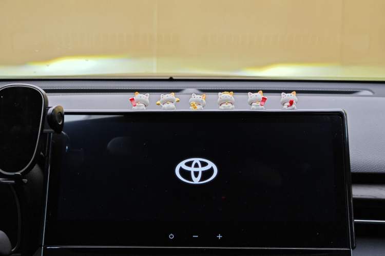 Used Toyota Avalon 2024 Dual-Motor 2.0L Luxury Edition Interior 6