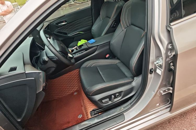 Used Toyota Avalon 2024 Dual-Motor 2.0L Premium Edition Left Front Seat
