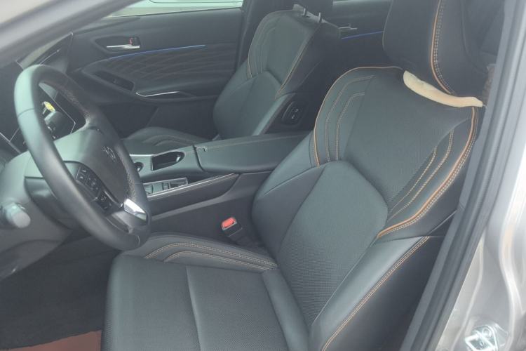 Used Toyota Avalon 2024 Dual-Engine 2.5L XLE Premium Edition Left Front Seat