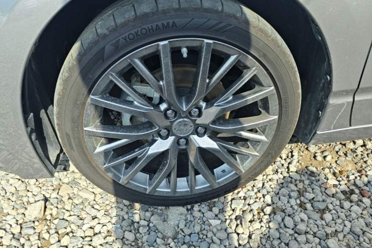 Used Toyota Avalon 2024 Dual-Engine 2.5L XLE Premium Edition Left Front Wheel Hub