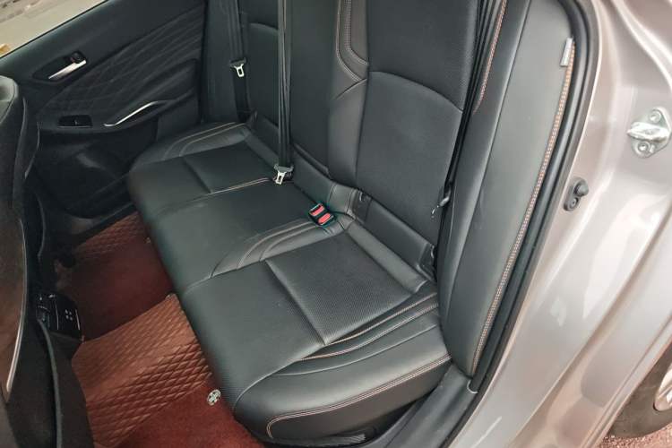 Used Toyota Avalon 2024 Dual-Motor 2.0L Premium Edition Left Rear Seat