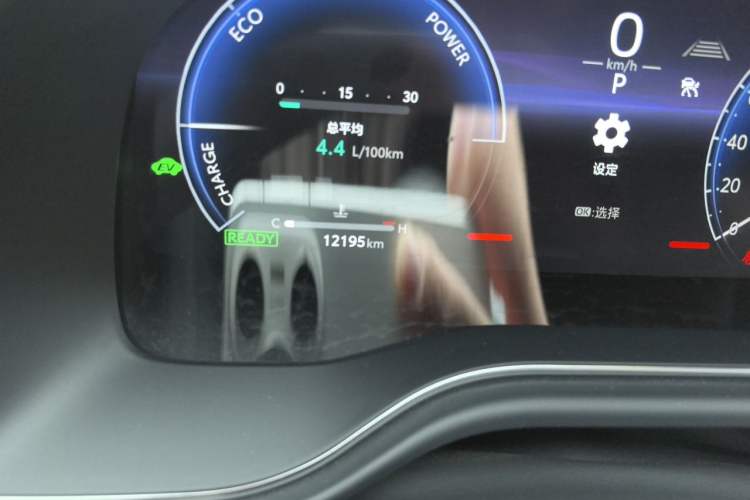Used Toyota Avalon 2024 Dual-Motor 2.0L Luxury Edition Odometer Close Up