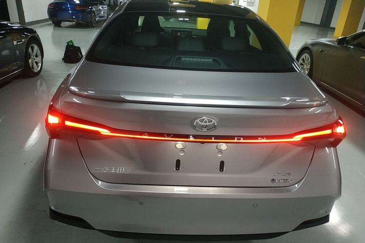 Used Toyota Avalon 2024 Dual-Engine 2.5L XLE Premium Edition Rear