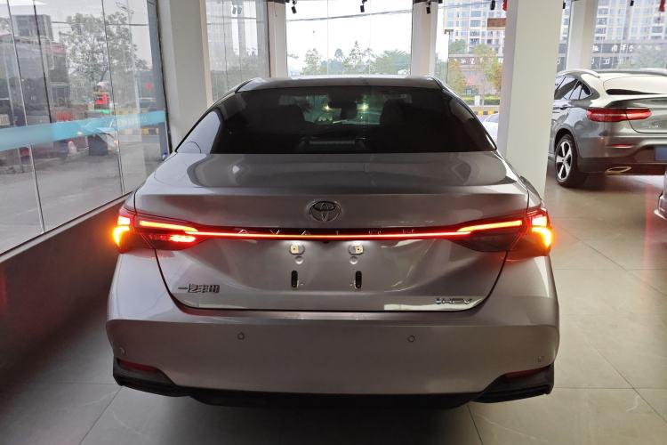 Used Toyota Avalon 2024 Dual-Motor 2.0L Luxury Edition Rear