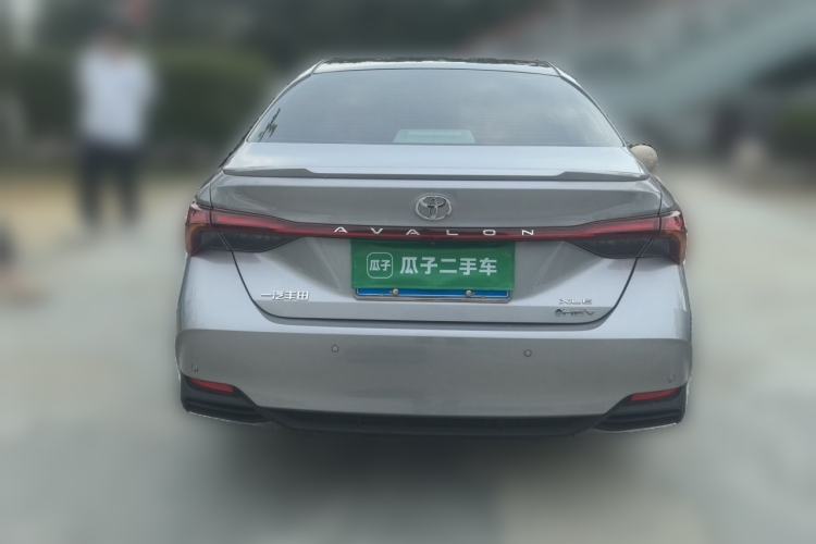 Used Toyota Avalon 2024 Dual-Engine 2.5L XLE Premium Edition Rear