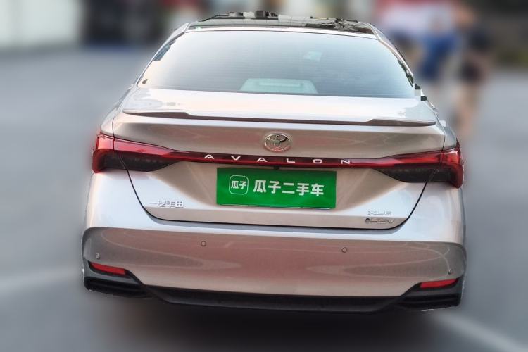 Used Toyota Avalon 2024 Dual-Engine 2.5L XLE Premium Edition Rear