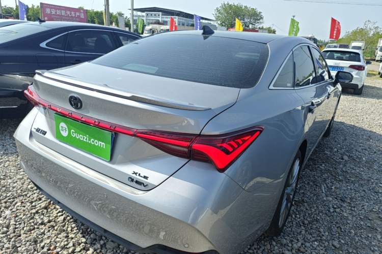 Used Toyota Avalon 2024 Dual-Engine 2.5L XLE Premium Edition Rear Right 45 Deg