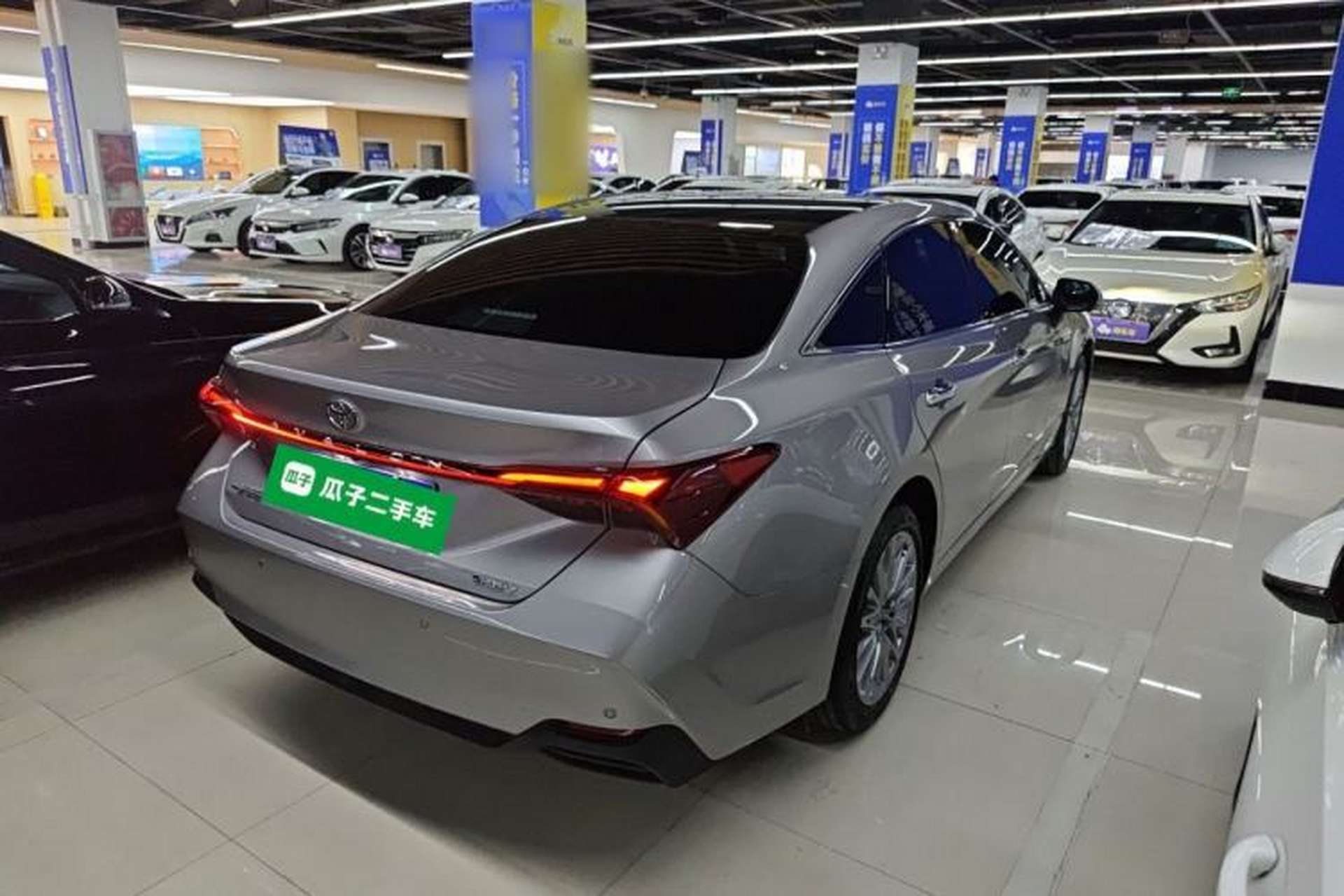 Used Toyota Avalon 2024 Dual-Motor 2.0L Luxury Edition Rear Right 45 Deg