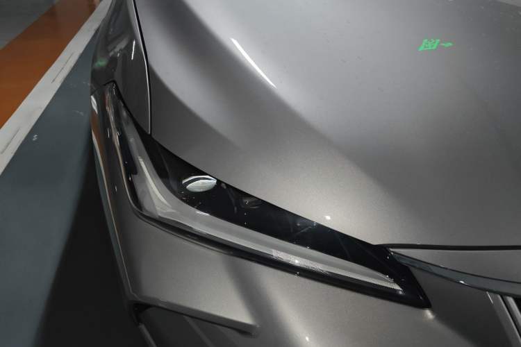 Used Toyota Avalon 2024 2.0L Ambition Edition Right Front Headlight