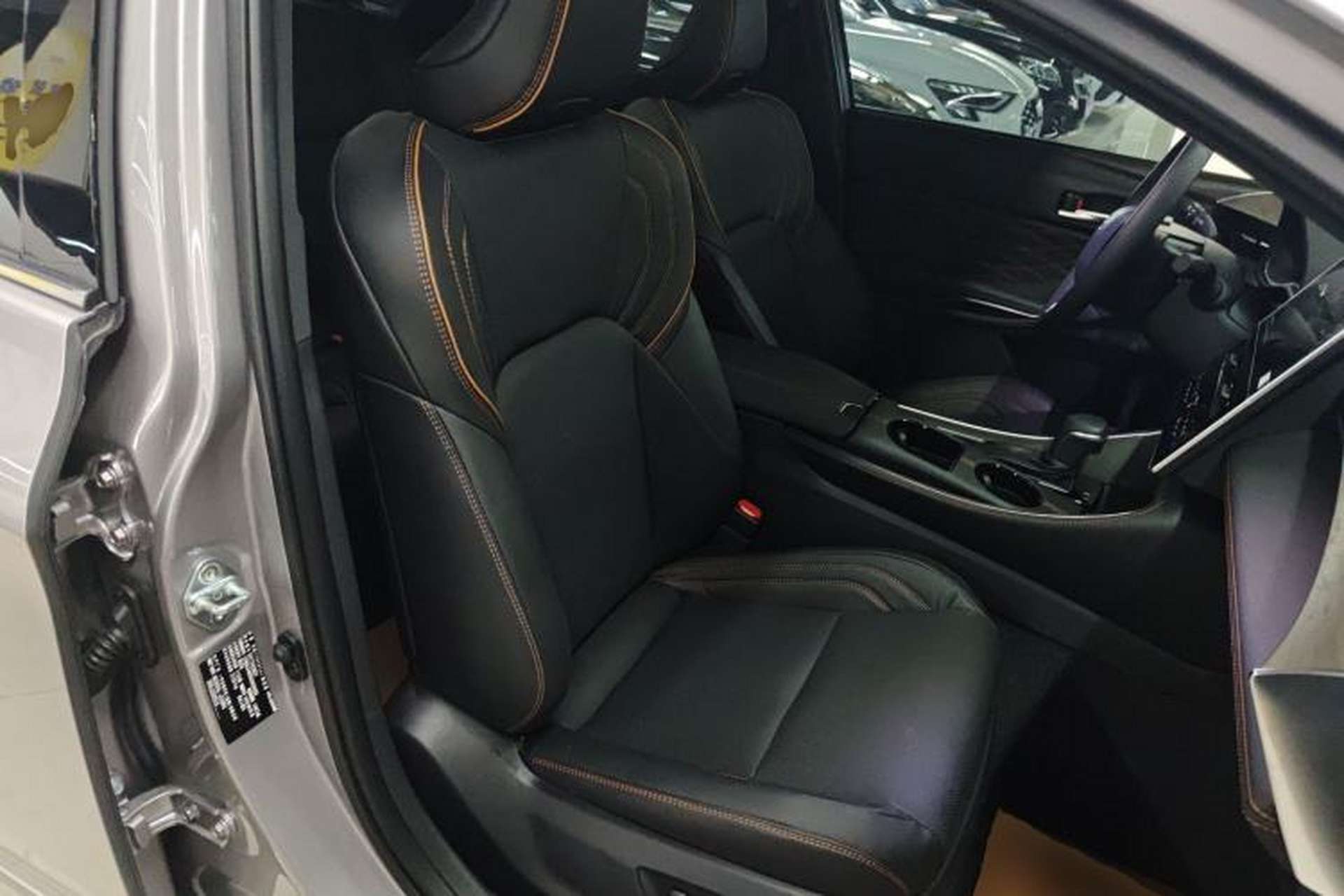 Used Toyota Avalon 2024 Dual-Motor 2.0L Luxury Edition Right Front Seat