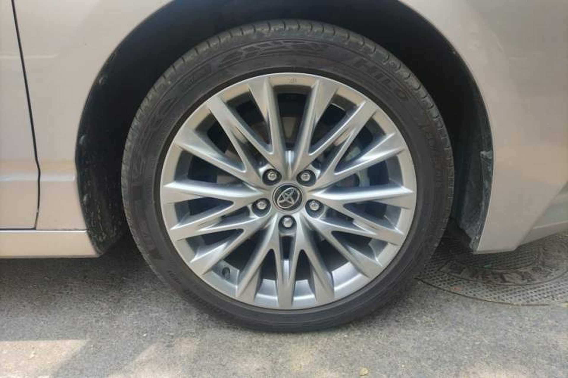 Used Toyota Avalon 2024 Dual-Motor 2.0L Luxury Edition Right Front Wheel Hub