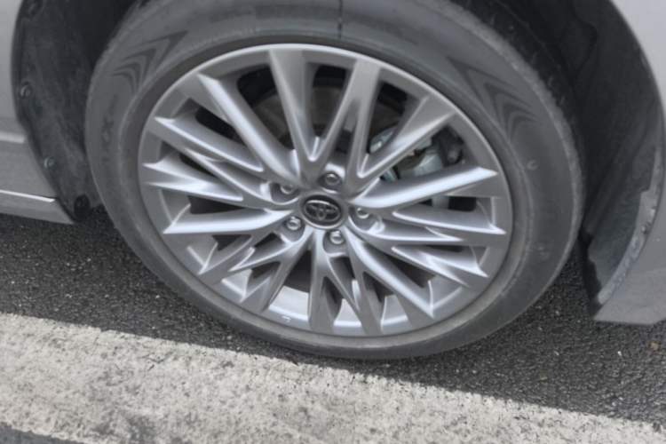 Used Toyota Avalon 2024 Dual-Motor 2.0L Luxury Edition Right Front Wheel Hub