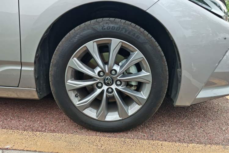 Used Toyota Avalon 2024 Dual-Motor 2.0L Premium Edition Right Front Wheel Hub