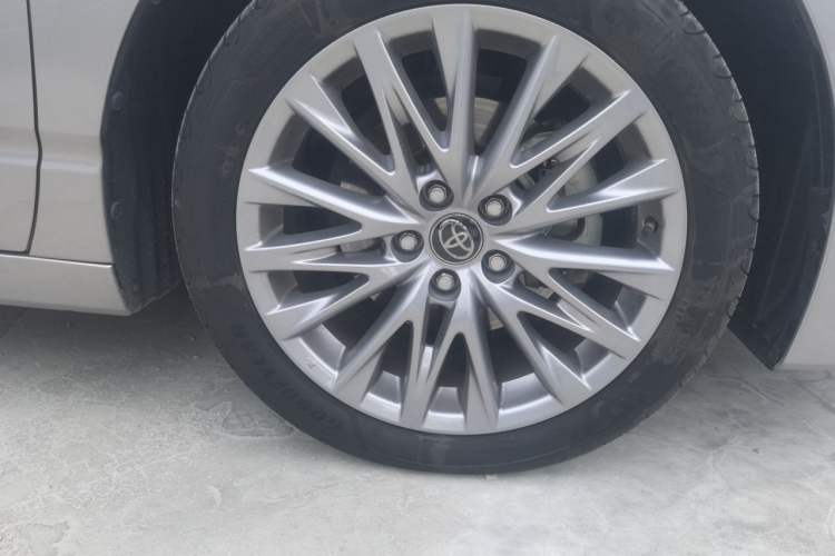 Used Toyota Avalon 2024 Dual-Engine 2.5L XLE Premium Edition Right Front Wheel Hub