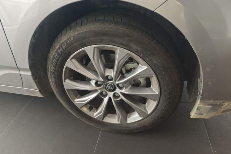 Used Toyota Avalon 2024 2.0L Premium Edition Right Front Wheel Hub