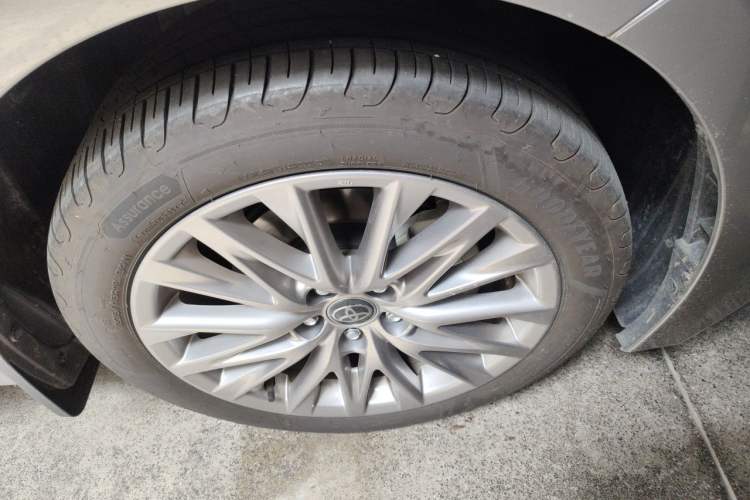 Used Toyota Avalon 2024 Dual-Motor 2.0L Luxury Edition Right Front Wheel Hub