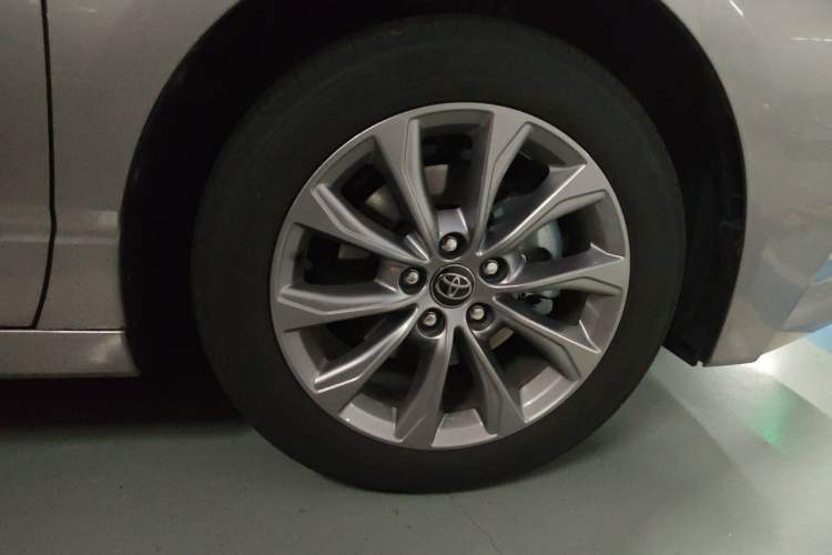Used Toyota Avalon 2024 2.0L Ambition Edition Right Front Wheel Hub