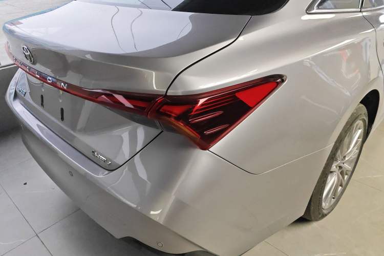 Used Toyota Avalon 2024 Dual-Motor 2.0L Luxury Edition Right Rear Taillight