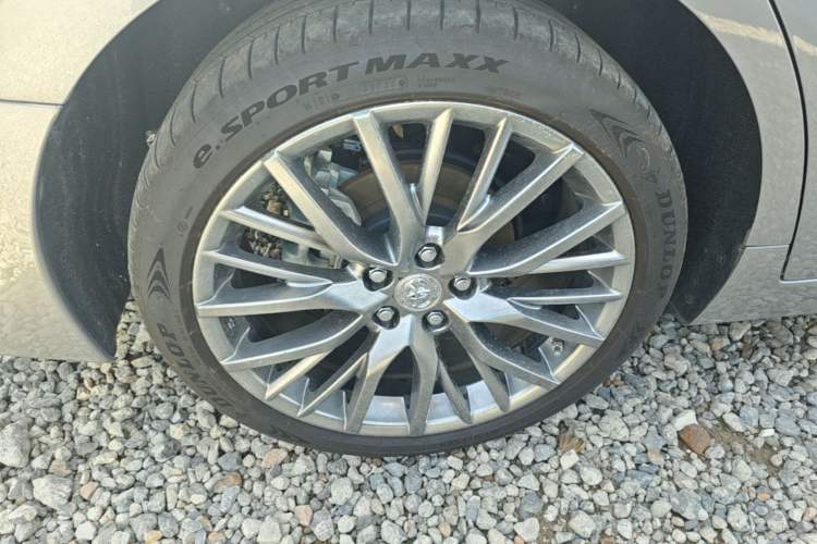 Used Toyota Avalon 2024 Dual-Engine 2.5L XLE Premium Edition Right Rear Wheel Hub
