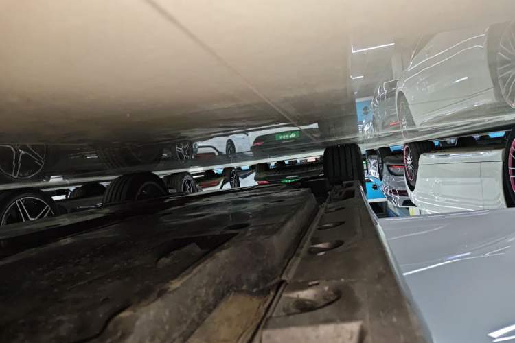 Used Toyota Avalon 2024 Dual-Motor 2.0L Luxury Edition Right Side Sill