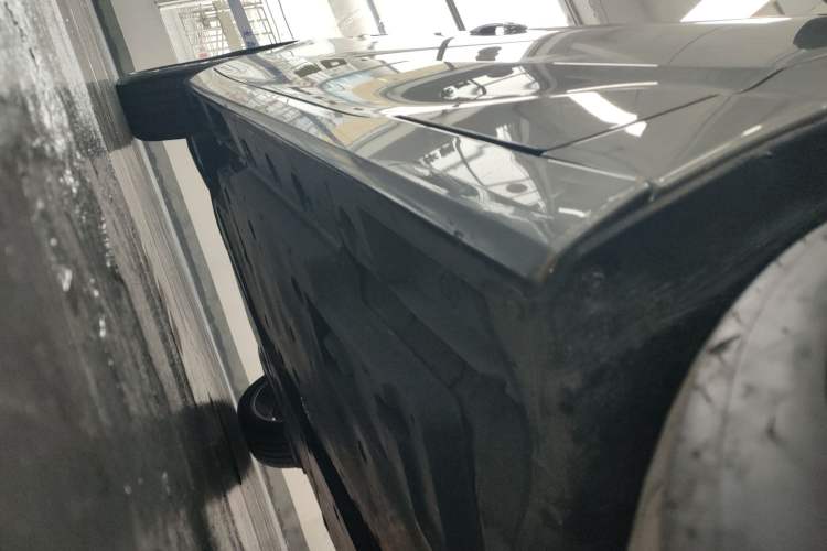 Used Toyota Avalon 2024 Dual-Motor 2.0L Luxury Edition Right Side Sill