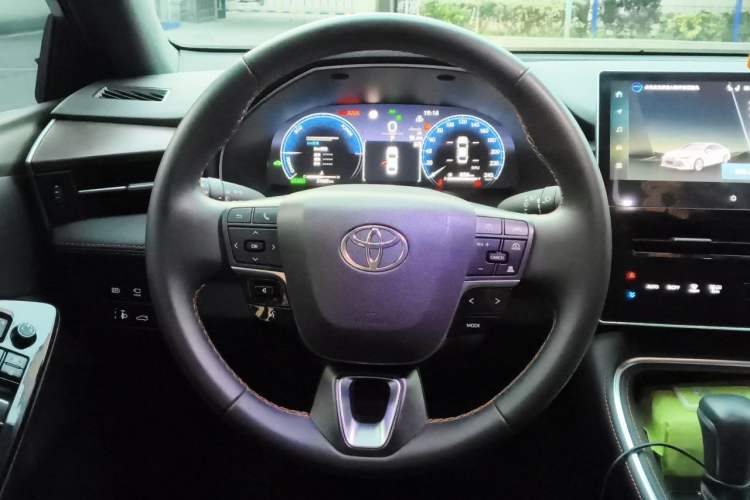 Used Toyota Avalon 2024 Dual-Engine 2.5L XLE Premium Edition Steering Wheel