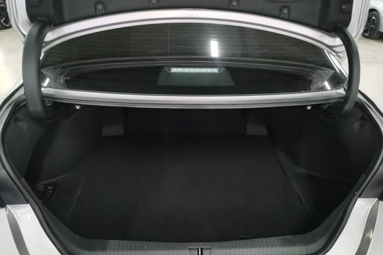 Used Toyota Avalon 2024 Dual-Motor 2.0L Luxury Edition Trunk