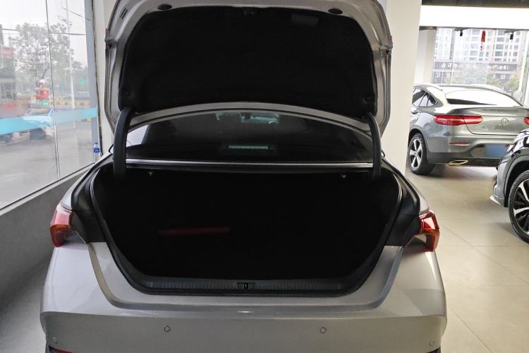 Used Toyota Avalon 2024 Dual-Motor 2.0L Luxury Edition Trunk