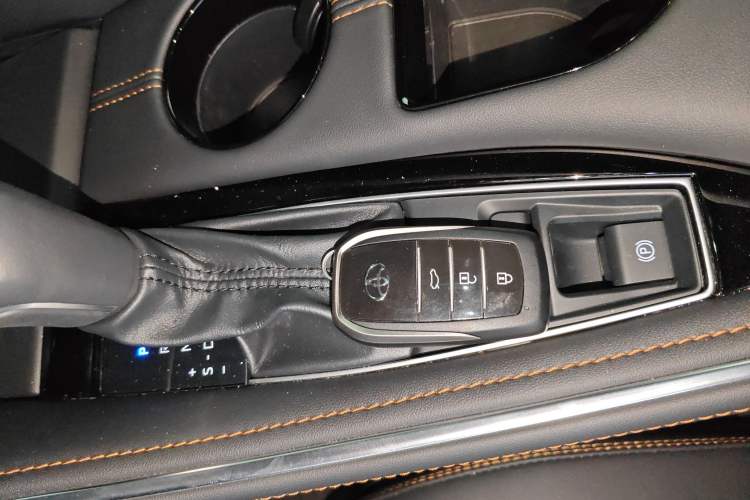Used Toyota Avalon 2024 Dual-Motor 2.0L Luxury Edition Vehicle Key