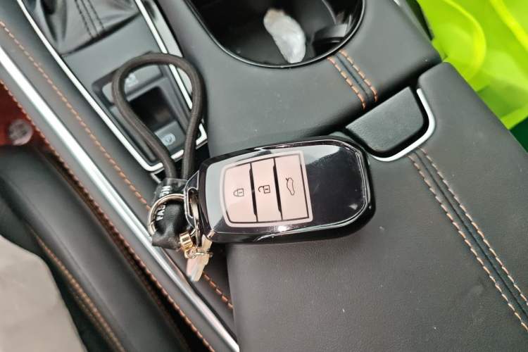 Used Toyota Avalon 2024 Dual-Motor 2.0L Premium Edition Vehicle Key