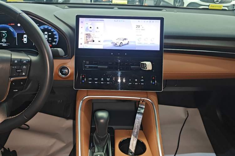 Used Toyota Avalon 2024 Dual-Motor 2.0L Luxury Edition Audio And AC Panel