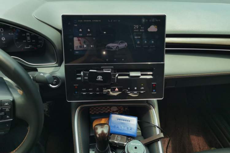 Used Toyota Avalon 2024 Dual-Motor 2.0L Luxury Edition Audio And AC Panel