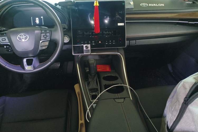 Used Toyota Avalon 2024 Dual-Motor 2.0L Luxury Edition Audio And AC Panel