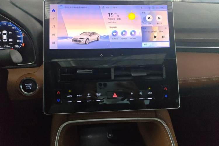 Used Toyota Avalon 2024 2.0L Luxury Edition Audio And AC Panel