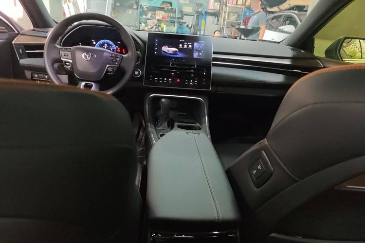 Used Toyota Avalon 2024 2.0L Premium Edition Audio And AC Panel